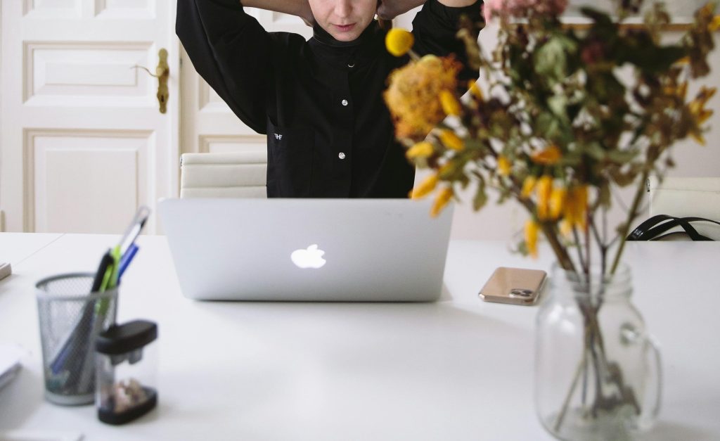 5 Reasons a Virtual Assistant Is a Game-Changer for Individuals and Small&nbsp;Businesses